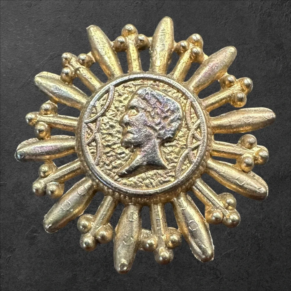 Vintage Gold Tone Sunburst Cameo Classical‎ Profile Brooch Pin
